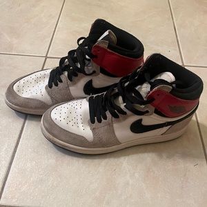 Air Jordan 1 Retro High OG ‘Smoke Grey’